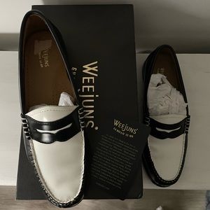 Weejuns. Size 7. Black/White Colorblock.